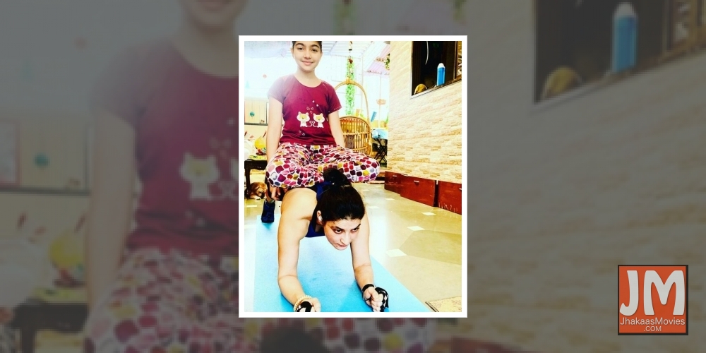 Dolly Sohi works out at home with daughter