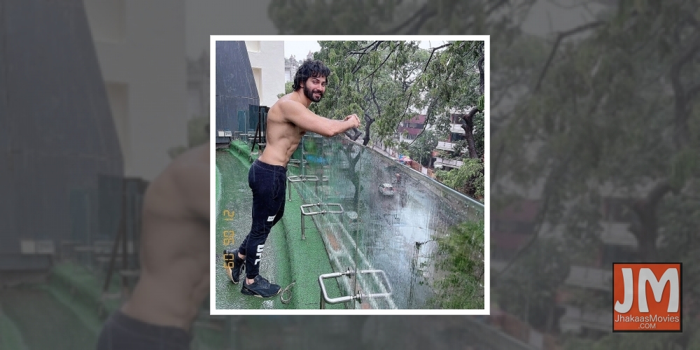 Varun Dhawan enjoys Mumbai rain, says 'felt amazing'