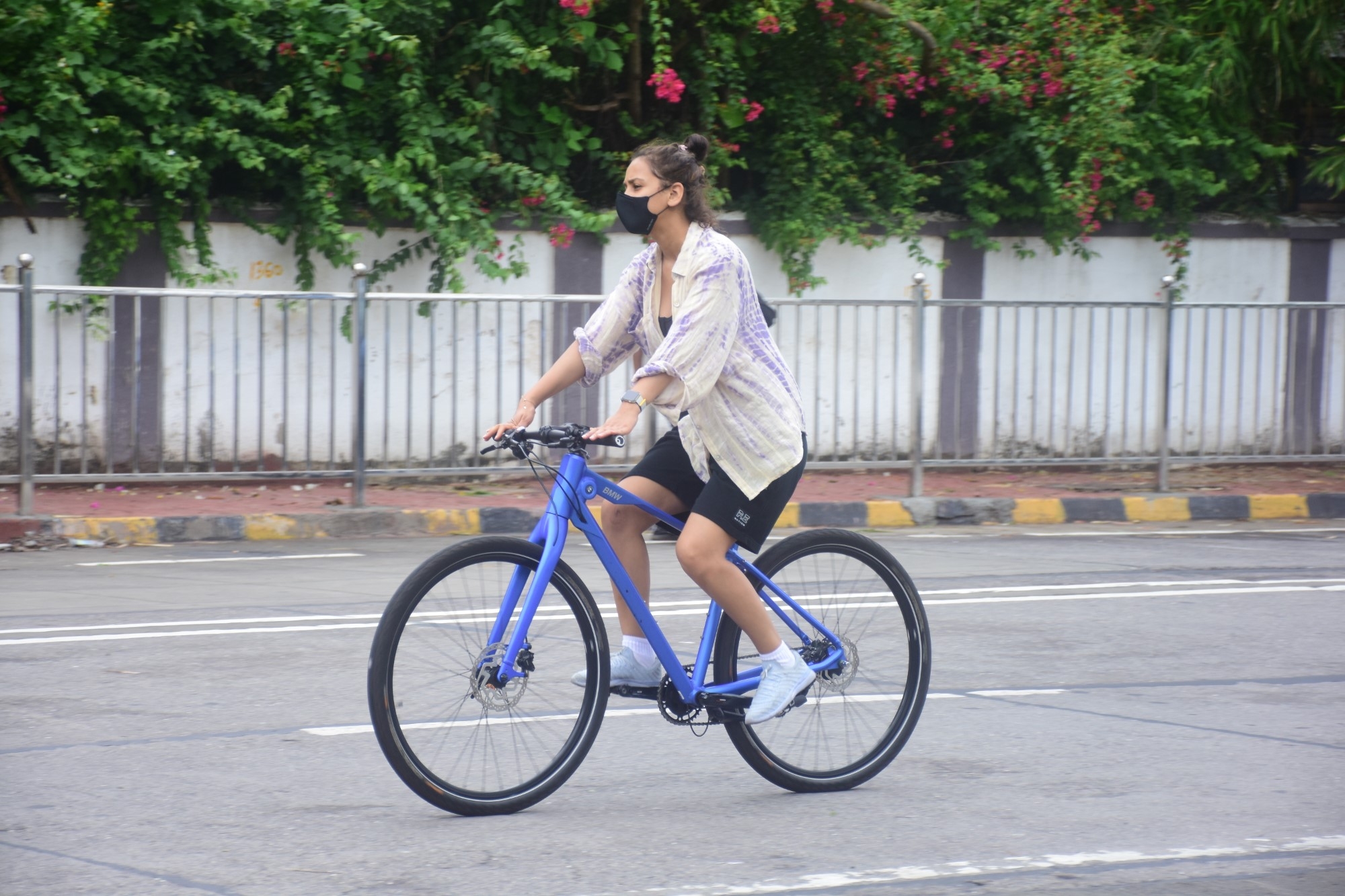 Aisha Sharma Spotted Riding Cycle On The Street In Bandra on 10 june,2021.(Photo: Sanjay Tiwari/IANS)