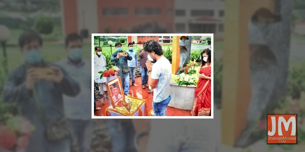 Papon dedicates new song 'Haate haat dhori' to parents.