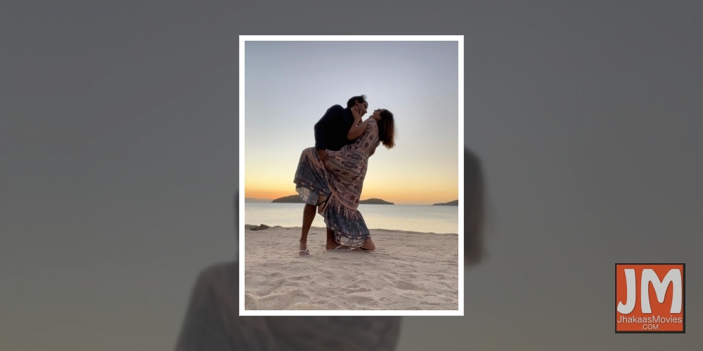 Evelyn Sharma posts pics from honeymoon