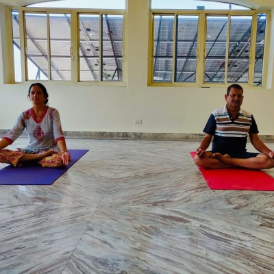 Kangana Ranaut reveals how she inspired her family to start yoga.