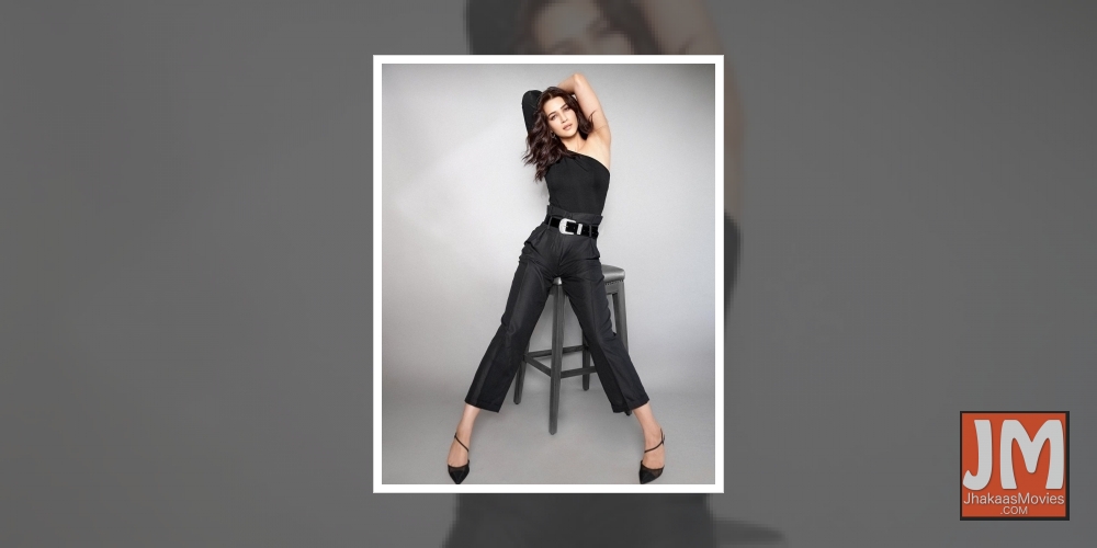 Kriti Sanon is black magic woman in new post.