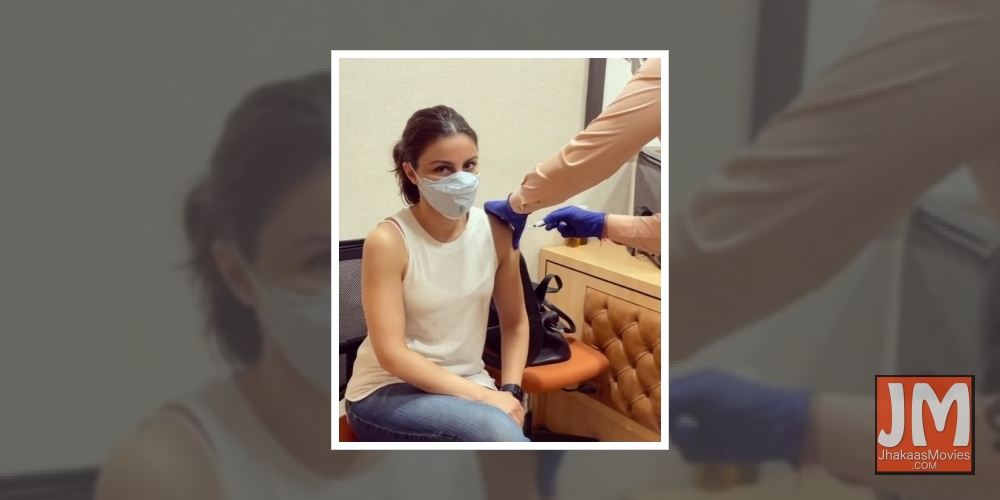 Soha Ali Khan gets Covid vaccine.