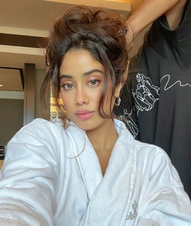 Janhvi Kapoor is 'cinnamon gurl'.(photo:Instagram)