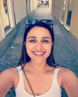Parineeti Chopra masters selfie trick during Austrian vacay