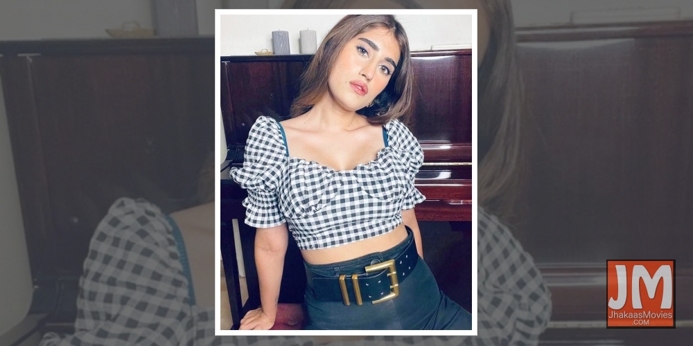 Singer-composer Akasa.