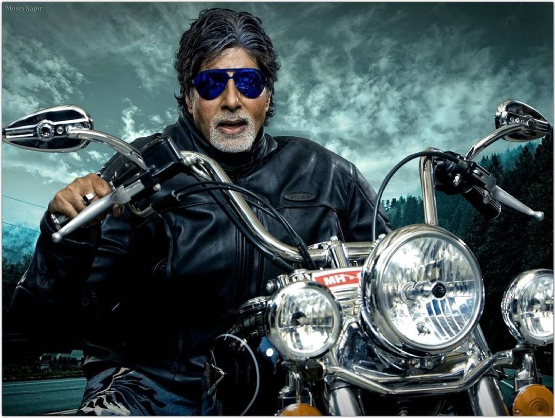 Navya Naveli calls grandfather Big B 'the coolest'.(photo:instagram)