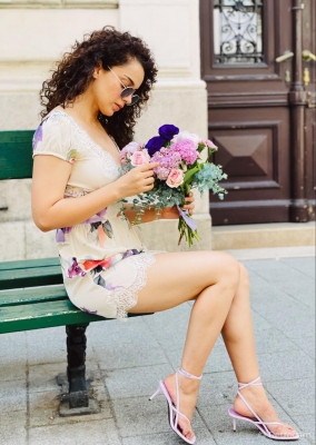 Kangana Ranaut treats her fans with breezy floral pictures from Budapest