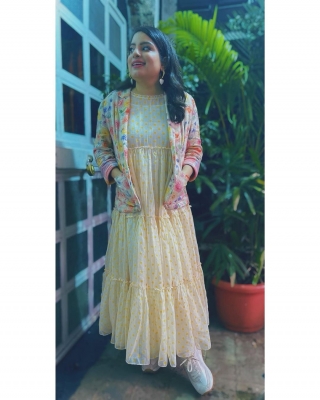 Mallika Dua back on set after being in hospital