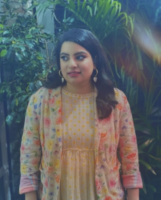 Mallika Dua back on set after being in hospital