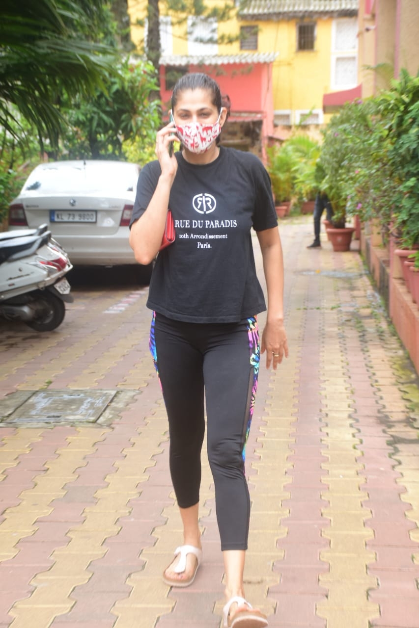 Mumbai: Malaika Arora and Kubra Sait Spotted at Bandra on Wednesday July 14, 2021.(Photo: Sanjay Tiwari/IANS)