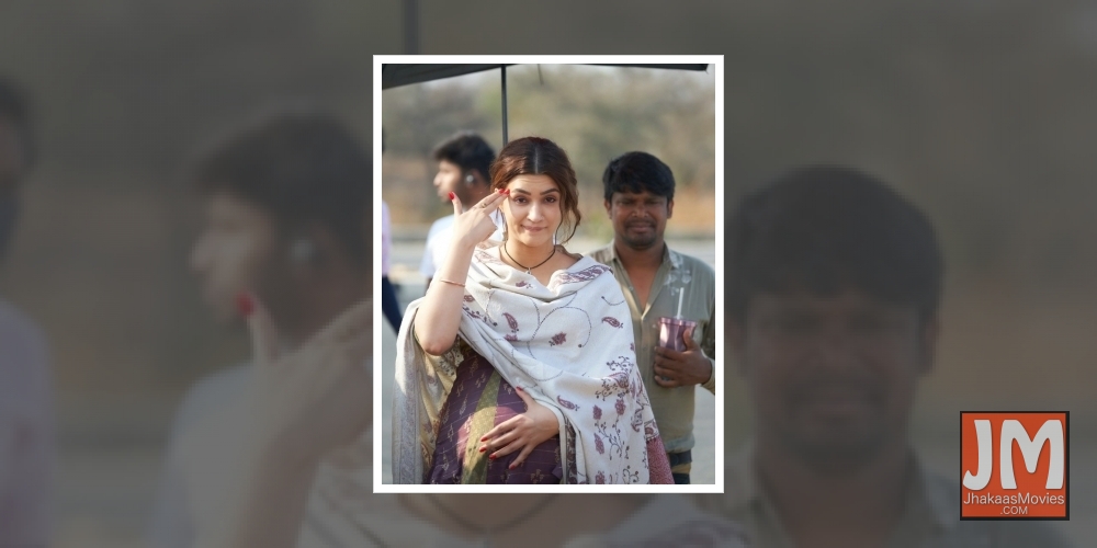 Kriti Sanon shares her 'Monday Mimi mood'.