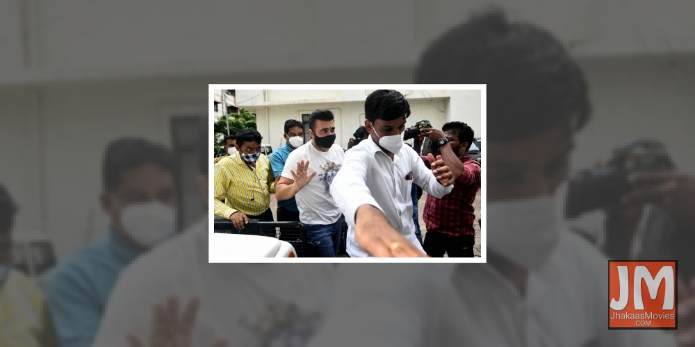 Mumbai:- Porn film issue in Bollywood actress Shilpa Shetty husband Raj Kundra in Crime Branch last few days arrested in Mumbai.