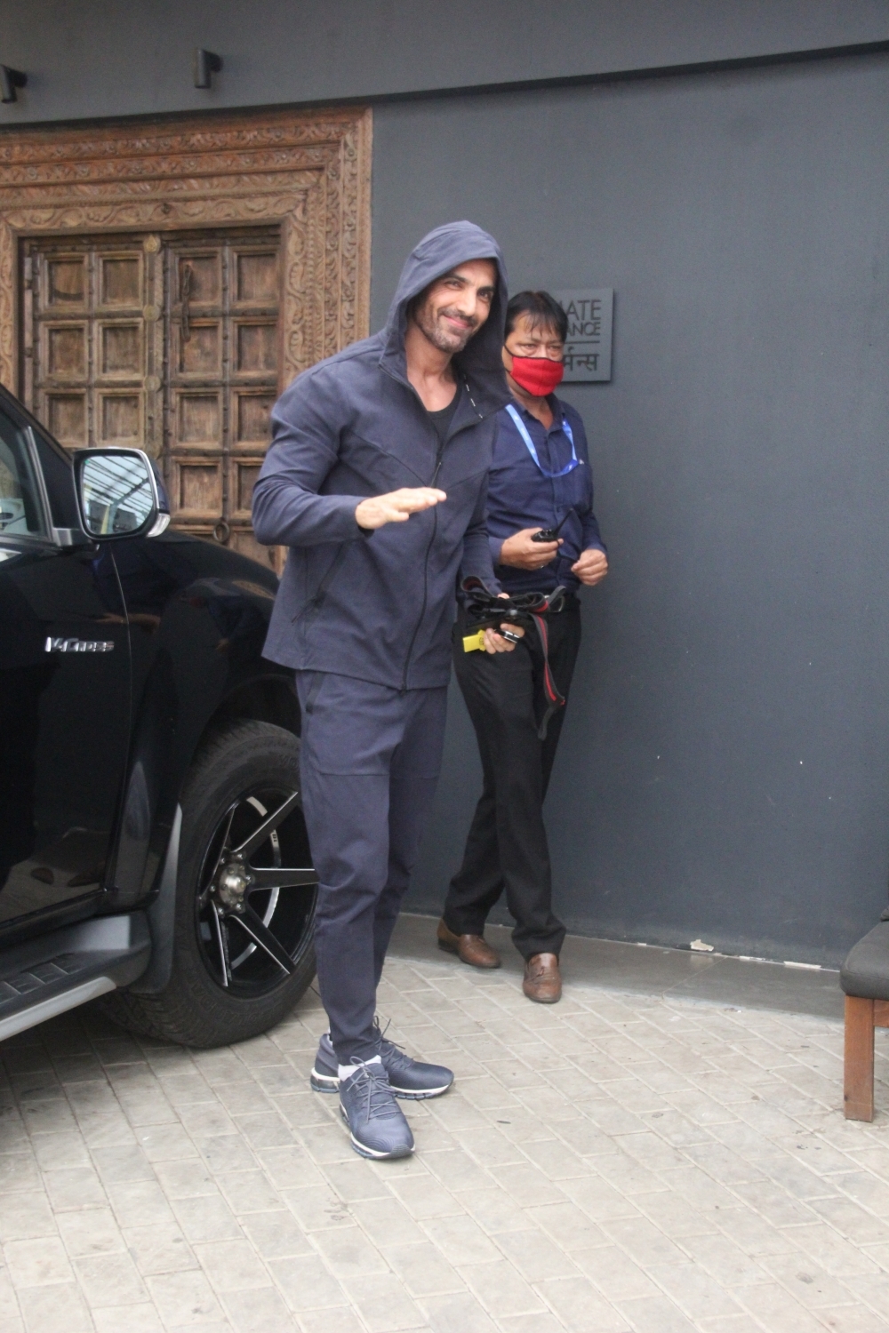Mumbai: John Abraham spotted in Bandra on Tuesday July 27, 2021.(Photo: Sanjay Tiwari/IANS)