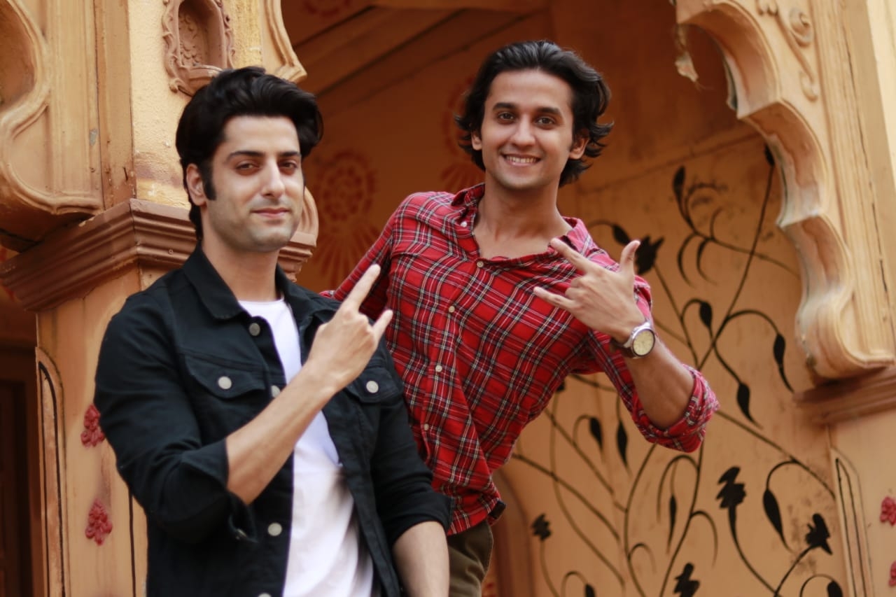 Hitanshu Jinsi, Meghan Jadav talk about their off-screen bond.