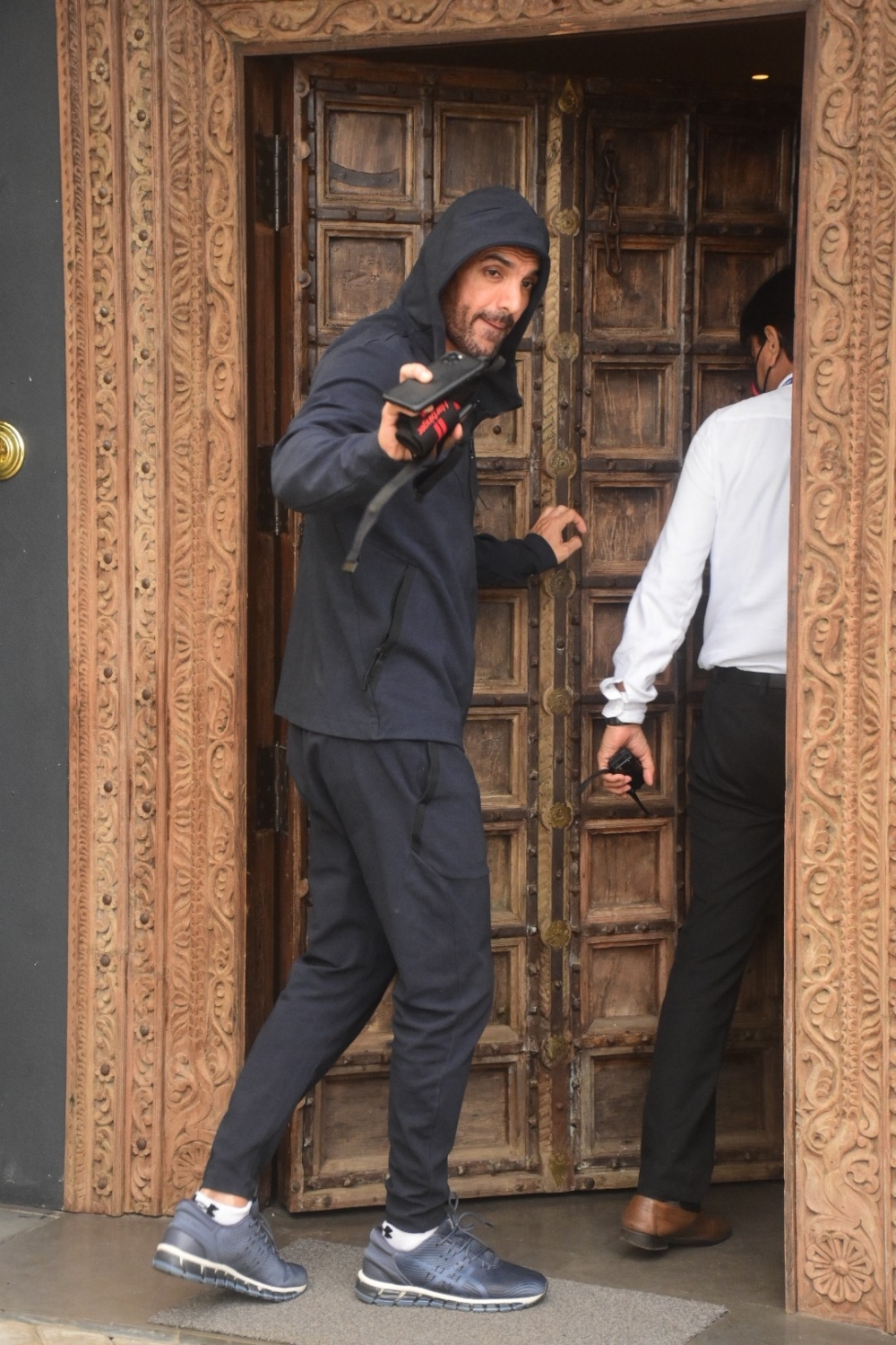 Mumbai: Indian film actor John Abraham spotted at gym in bandra on Thursday July 29, 2021.(Photo: Sanjay Tiwari/IANS)