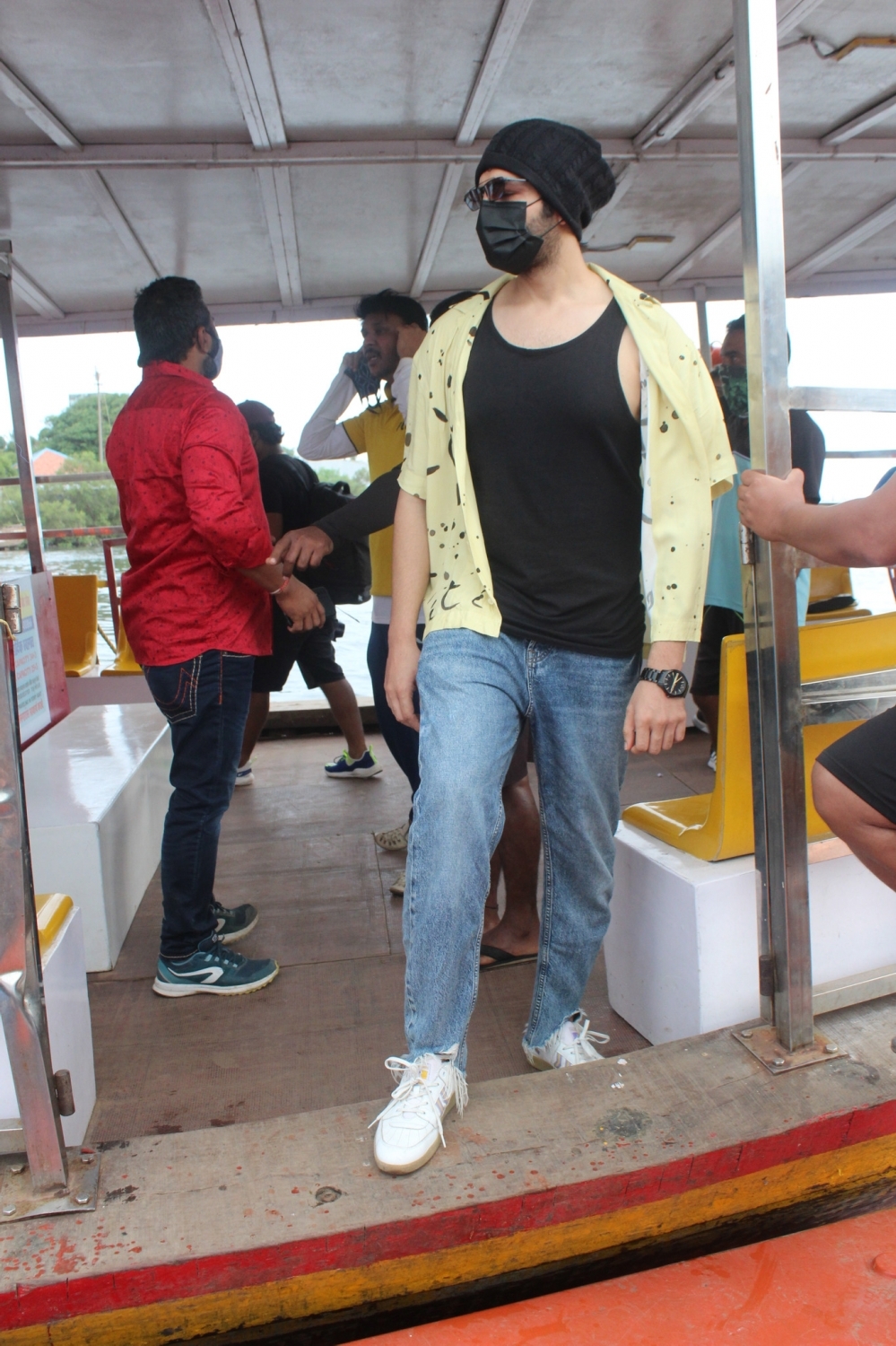 Mumbai: Kartik Aaryan Spotted at Versova jetty on Sunday August 01, 2021.(Photo: Sanjay Tiwari/IANS)