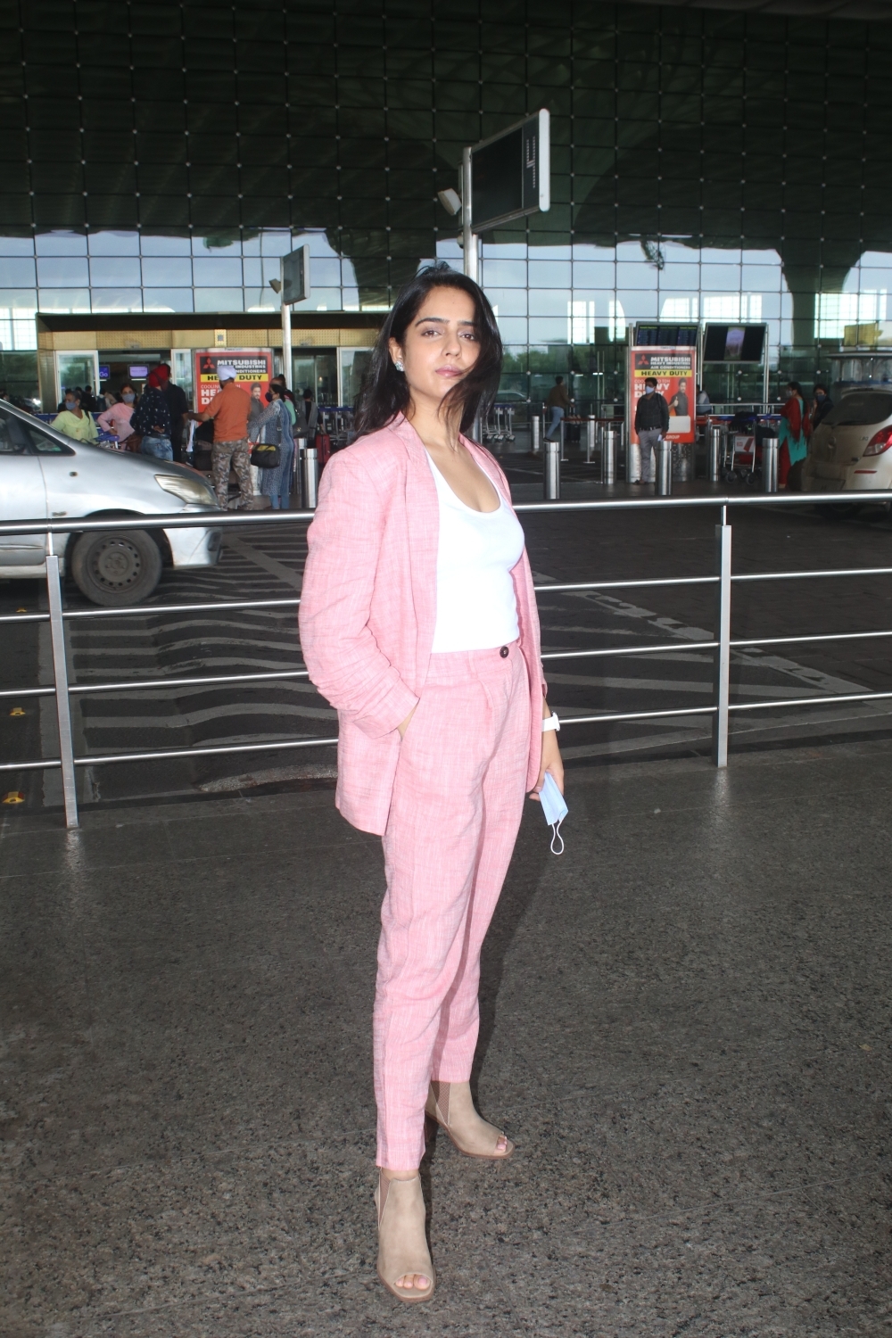 Mumbai: Malvika Malhotra spotted at airport departure on Monday August 02, 2021.(Photo: Sanjay Tiwari/IANS)