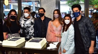 Delhi: Bellbottom Star cast in New Delhi for the film