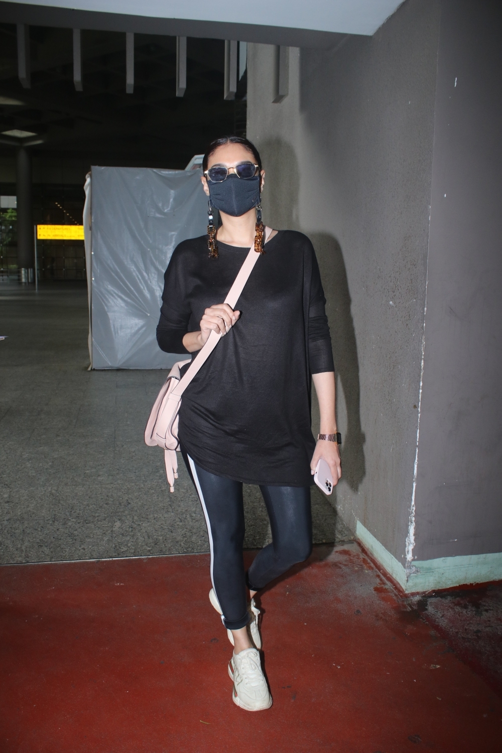 Mumbai: Indian actress Aditi rao hydari spotted at airport arrival on Wednesday August 04, 2021.(Photo: Sanjay Tiwari/IANS)