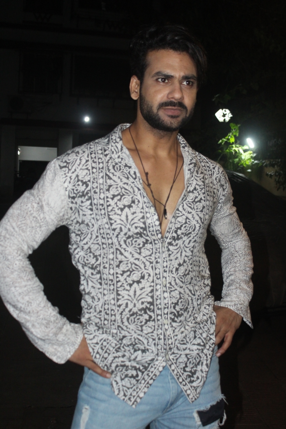 Mumbai: Vanusha Walia, Aastha Gill, Vishal Aditya Singh and Shweta Tiwari Snapped At Silver Palace Bandra on Wednesday, August 11, 2021.(Photo: Sanjay Tiwari/IANS)