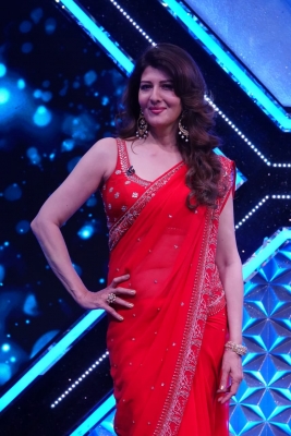 Jackie Shroff surprises 