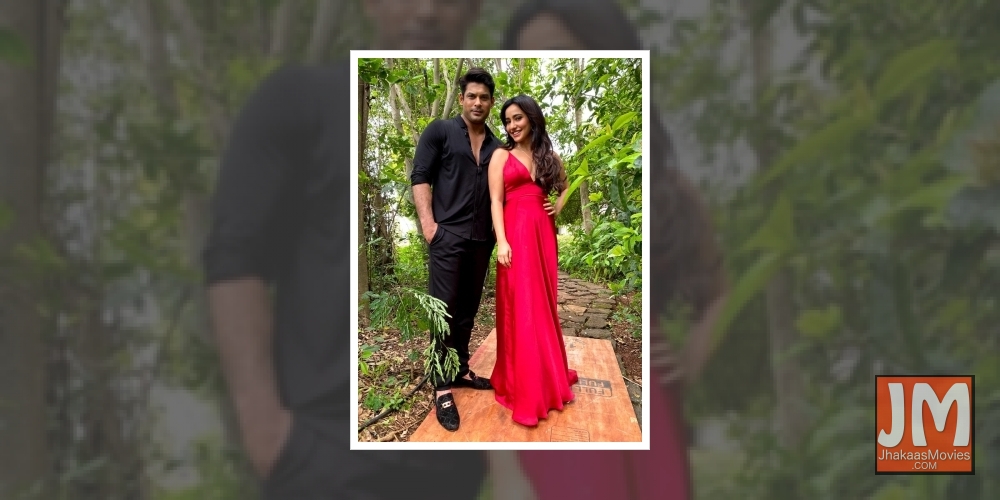 Neha Kakkar, Yasser Desai's 'Dil Ko Karaar Aaya' hits 100 mn views on YouTube