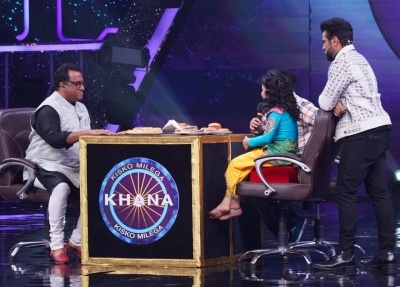 Anurag Basu plays food games in Super Dancer 4