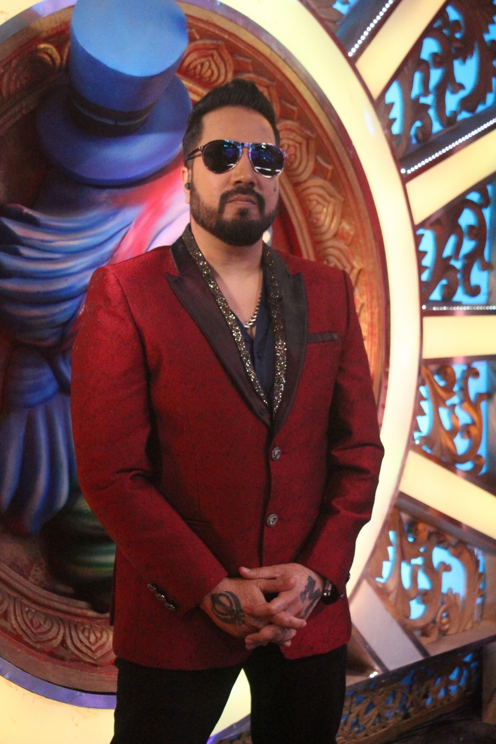 Mumbai: Zee Comedy Show's set for a photo-op with special guests Raveena Tandon and Mallika Sherawat on Monday, August 30, 2021.(Photo: Sanjay Tiwari/IANS)