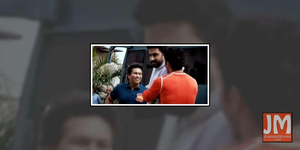 Cricket legend Sachin Tendulkar treated fans with a special video in which he is seen playing gully cricket with Bollywood stars Abhishek Bachchan and Varun Dhawan, on the occasion of National Sports Day on Thursday.