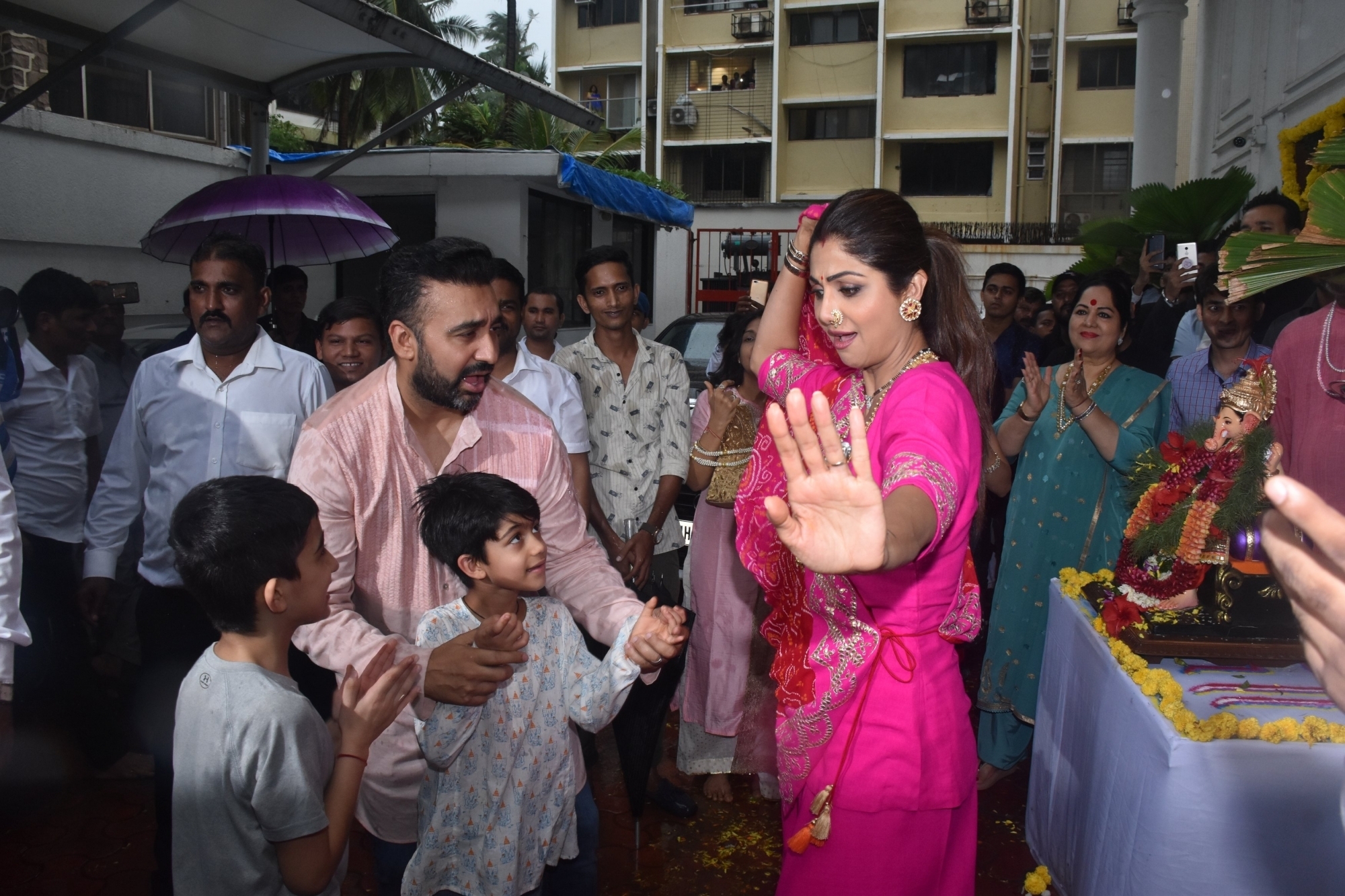 Mumbai: Actress Shilpa Shetty Kundra with her husband Raj Kundra and son Viaan Raj Kundra during Ganesh 'Visarjan' in Mumbai on Sep 3, 2019. (Photo: IANS)