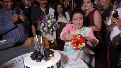 Dubai: Singer Asha Bhosle celebrates her birthday in Dubai. (Photo: IANS)