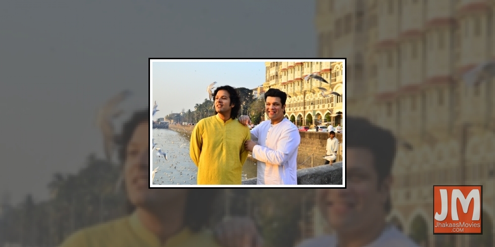 Mumbai: Sarod players Amaan and Ayaan Ali Bangash ahead of their concert, at Gateway of India in Mumbai on Jan 7, 2018.