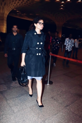 Actress Kangana Ranaut has taken off to Los Angeles, US with the 