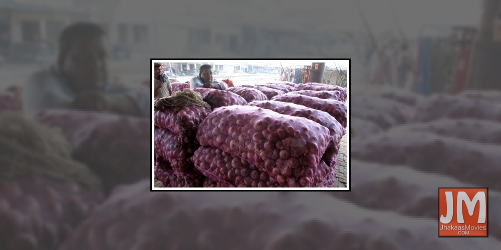 As the exorbitant prices of onions bring tears to the eyes of Indians, social media has been abuzz with memes highlighting the reactions of common people to the situation.