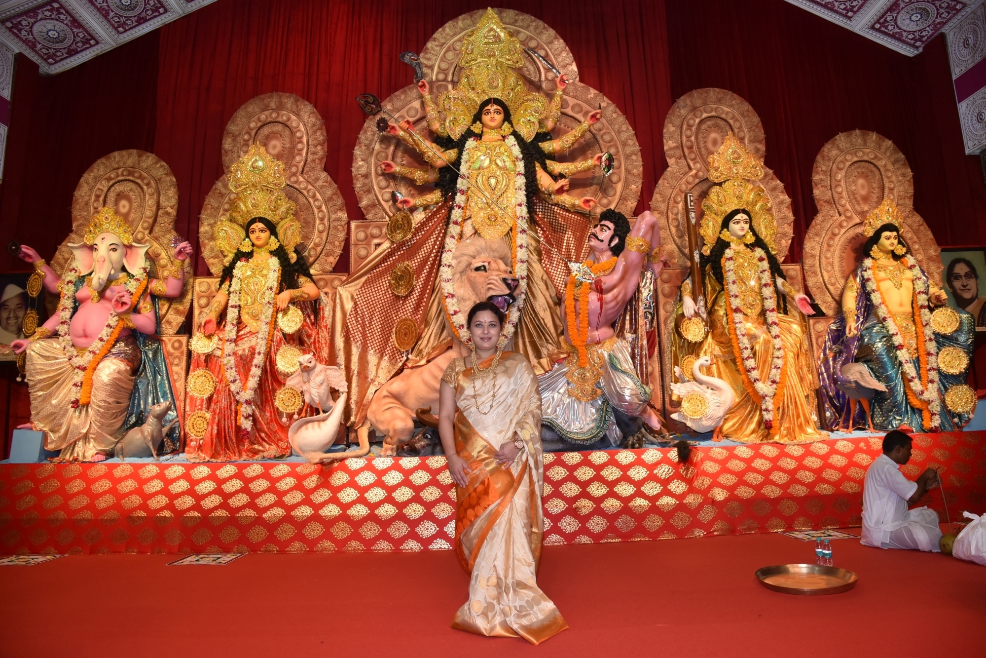 Mumbai: Actresses Kajol and Tanishaa Mukerji with thier mother Tanuja at a Durga Puja pandal in Juhu Mumbai on Oct 4, 2019. (Photo: IANS)