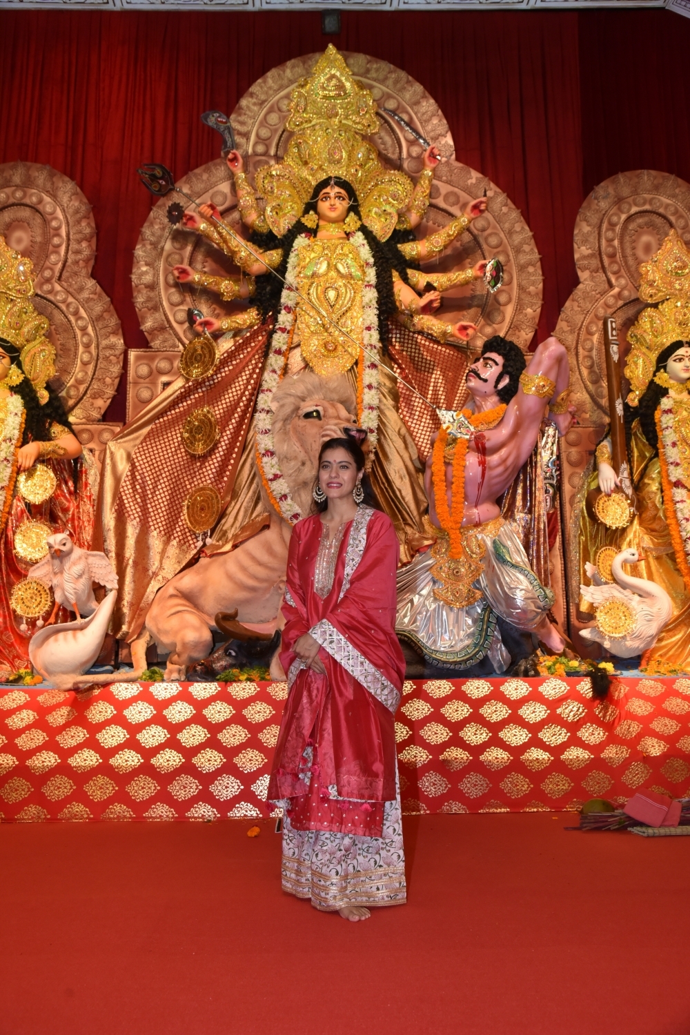 Mumbai: Actresses Kajol and Tanishaa Mukerji with thier mother Tanuja at a Durga Puja pandal in Juhu Mumbai on Oct 4, 2019. (Photo: IANS)