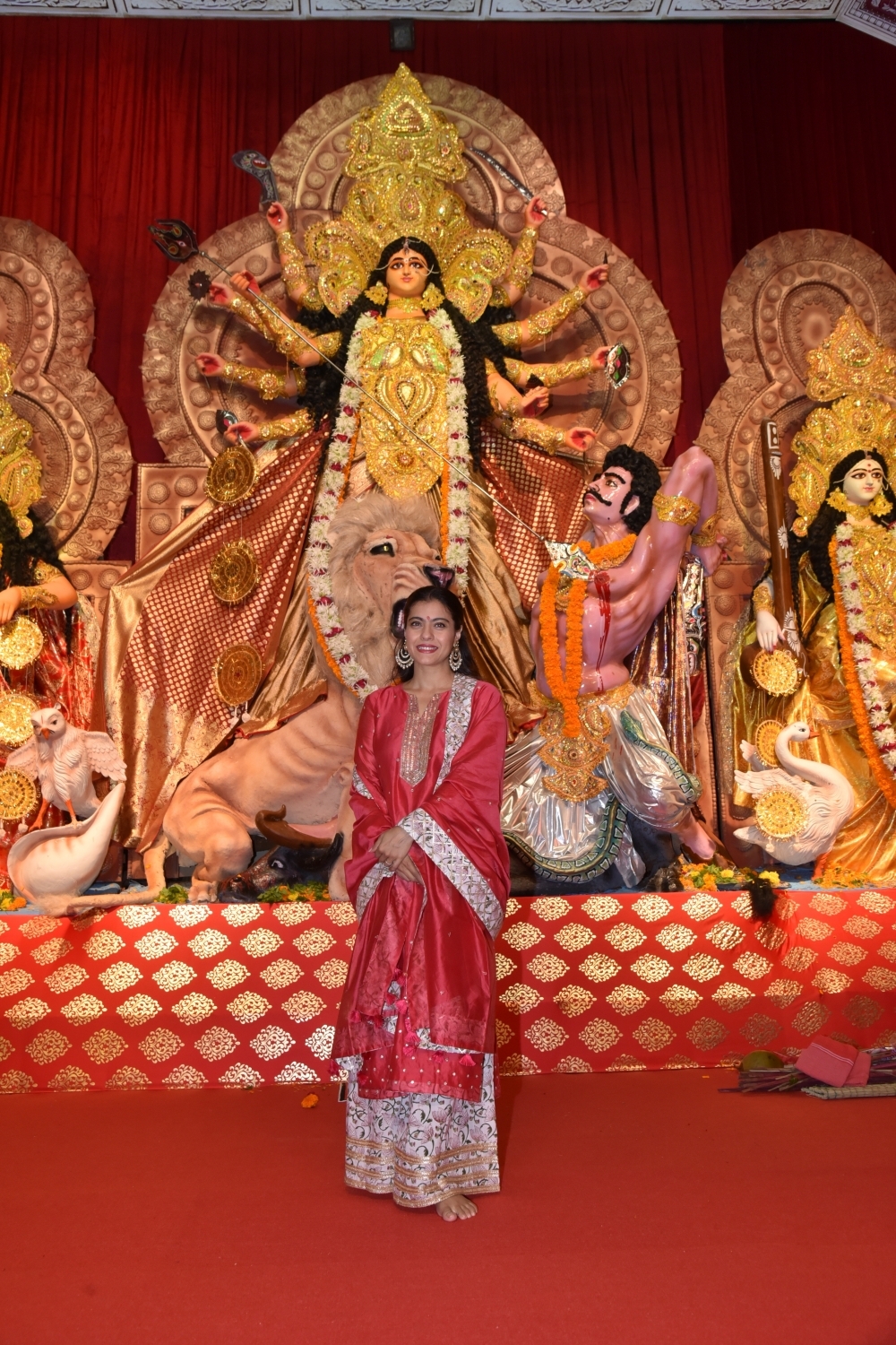 Mumbai: Actresses Kajol and Tanishaa Mukerji with thier mother Tanuja at a Durga Puja pandal in Juhu Mumbai on Oct 4, 2019. (Photo: IANS)