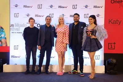 Singer Katy Perry and actress Jacqueline Fernandez at a press conference.