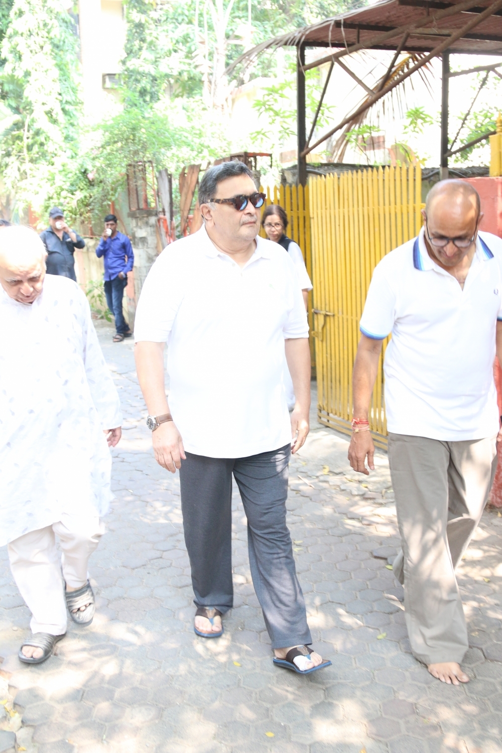 Mumbai: Actor Rishi Kapoor at the funeral of Shaukat Azmi - veteran actress, wife of renowned Late Urdu poet and lyricist Kaifi Azmi and mother of actress Shabana Azmi - in Mumbai on Nov 23, 2019. (Photo: IANS)