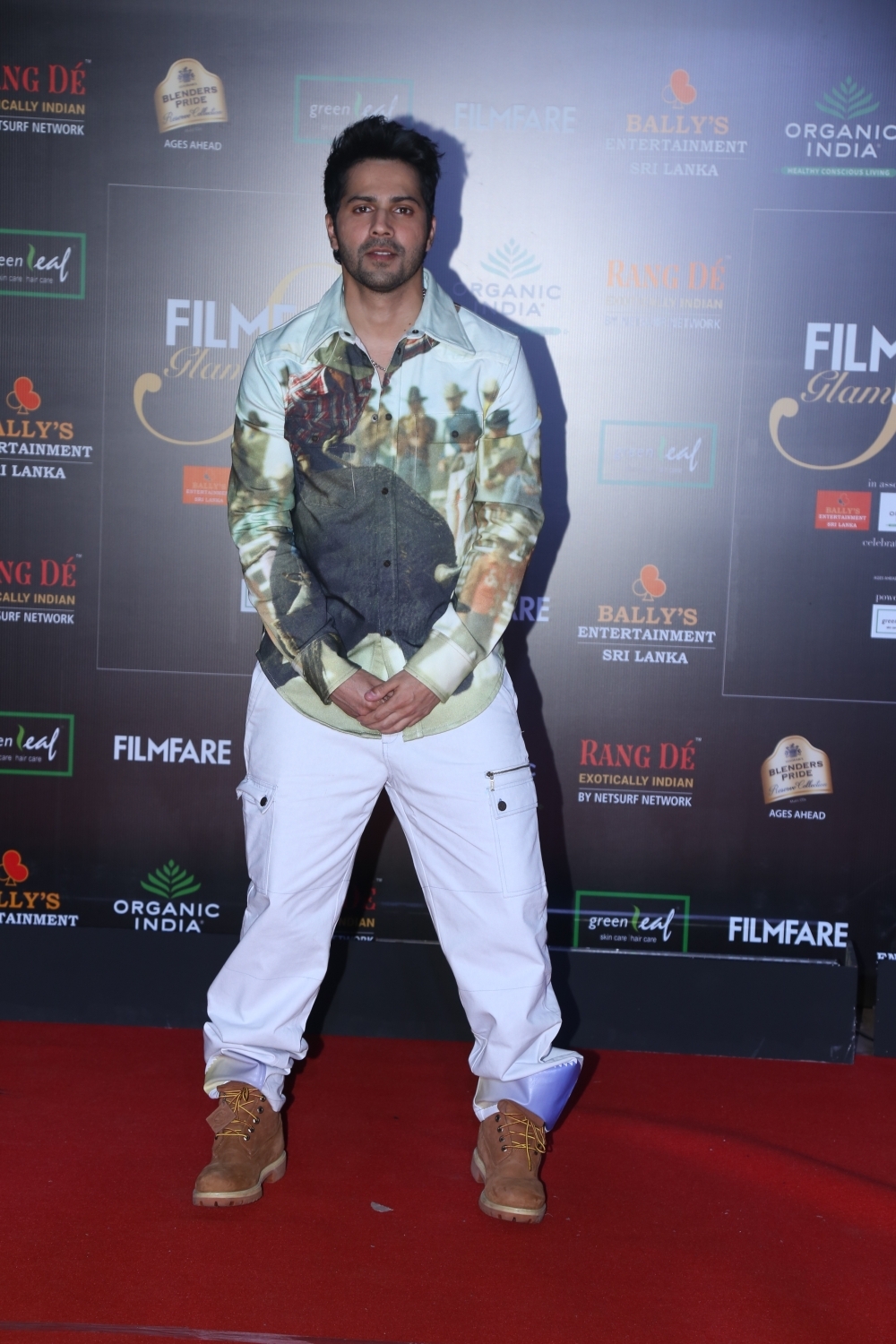 Mumbai: Actor Varun Dhawan on the red carpet of Filmfare Glamour And Style Awards 2019 in Mumbai on Dec 3, 2019. (Photo: IANS)