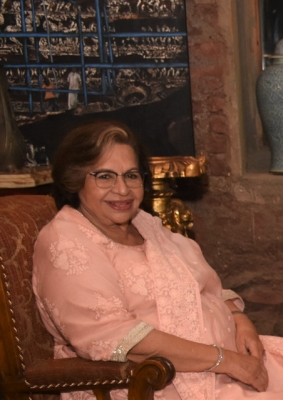 Big B pens foreword for Roopkumar Rathod