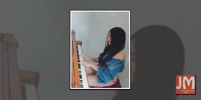 Adah Sharma loves playing the piano