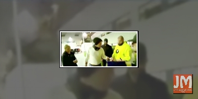 Chris Martin snaps at aggressive autograph hunters