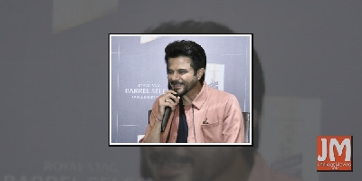 Anil Kapoor shows off 'muscle' power