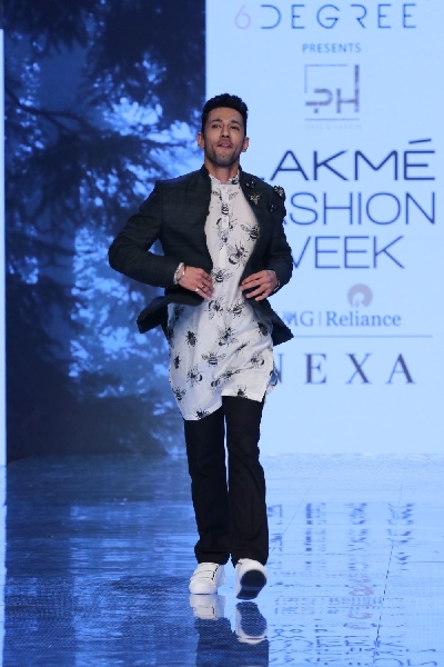 Mumbai: Actor Sahil Anand walks for 6Degree at the Lakme Fashion Week Summer/Resort 2020 grand finale, in Mumbai on Feb 16, 2020. (Photo: IANS)
