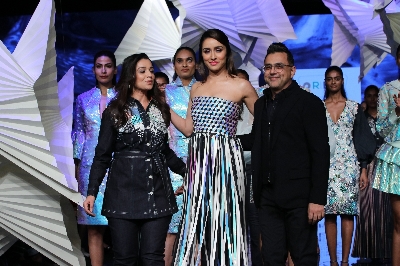 Mumbai: Actress Shraddha Kapoor with fashion designers Pankaj And Nidhi on Day 5 of the Lakme Fashion Week Summer/Resort 2020, in Mumbai on Feb 15, 2020. (Photo: IANS)