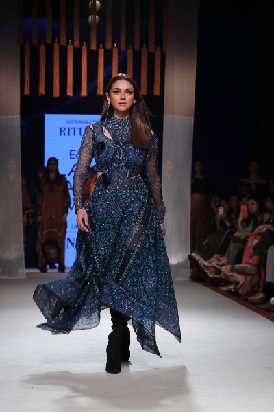 Mumbai: Actress Aditi Rao Hydari walks the ramp in fashion designer Ritu Kumar's creation on Day 3 of the Lakme Fashion Week Summer/Resort 2020, in Mumbai on Feb 13, 2020. (Photo: IANS)