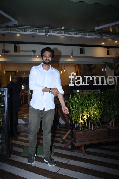 Mumbai: Actor Jackky Bhagnani seen at a Bandra cafe in Mumbai on March 2, 2020. (Photo: IANS)